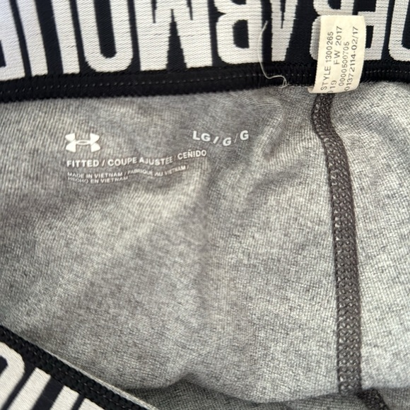 Under Armour Leggings Size L❤️❤️ - Picture 4 of 4